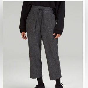 Lululemon Ready to Rulu Straight Leg Hi Rise Cropped 24”